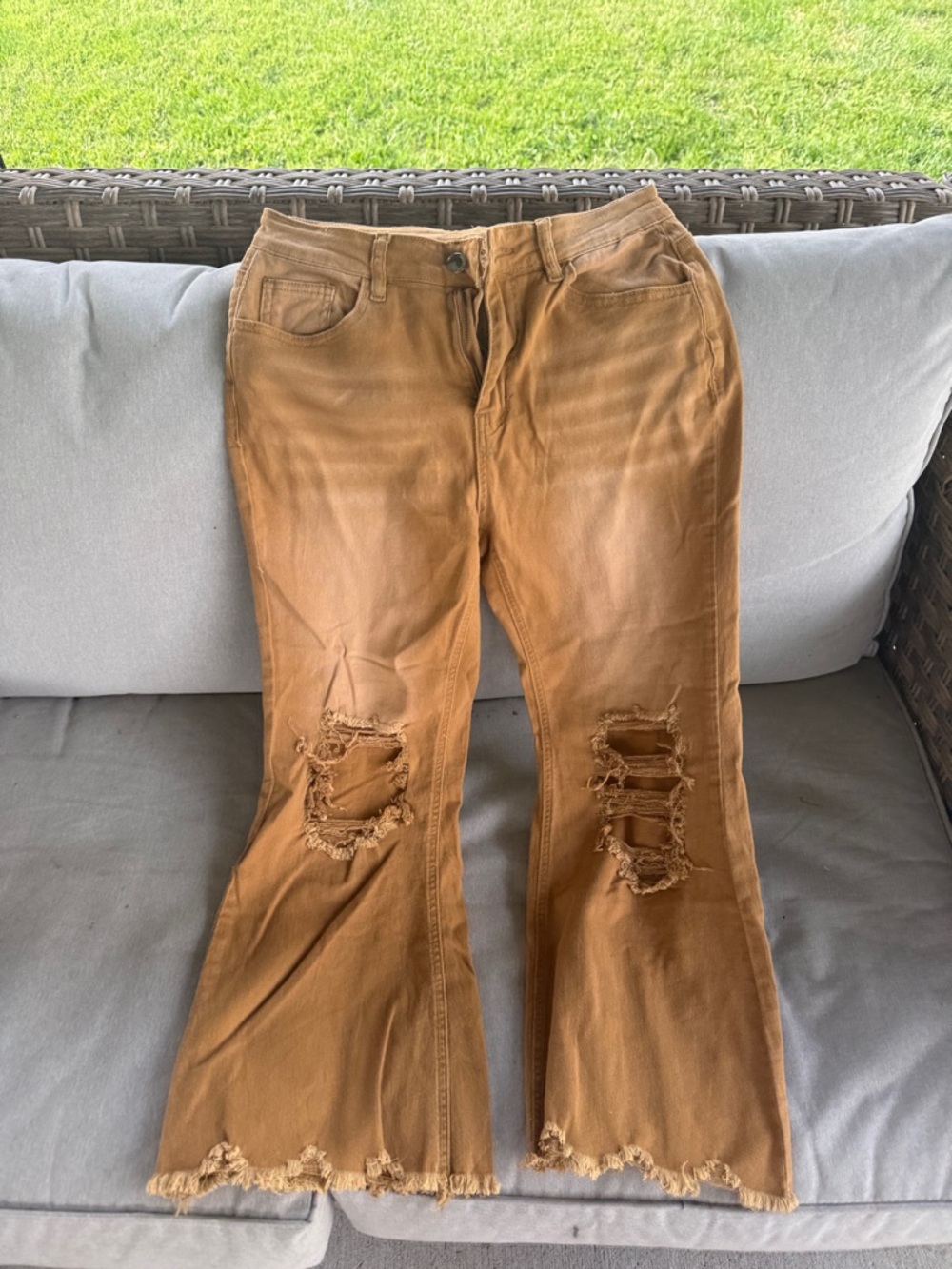 Distressed Flared Jeans in Rust/yellow